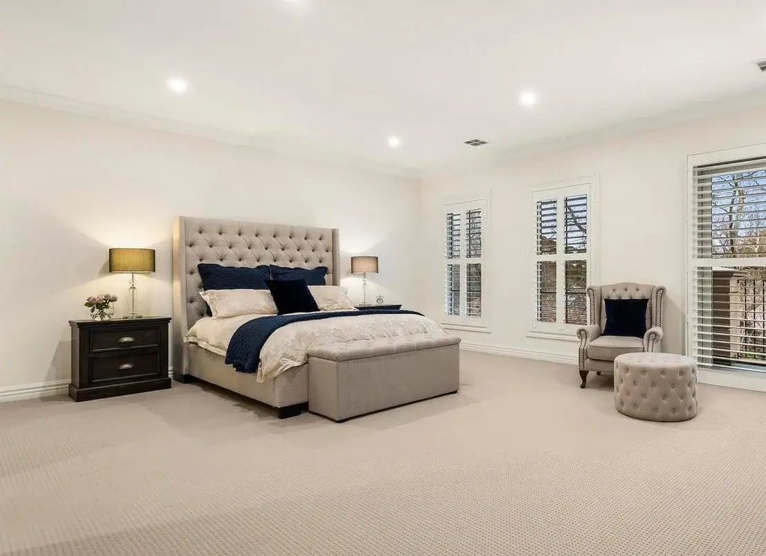 main-bedroom-with-seating-area-interior-designer-camberwell